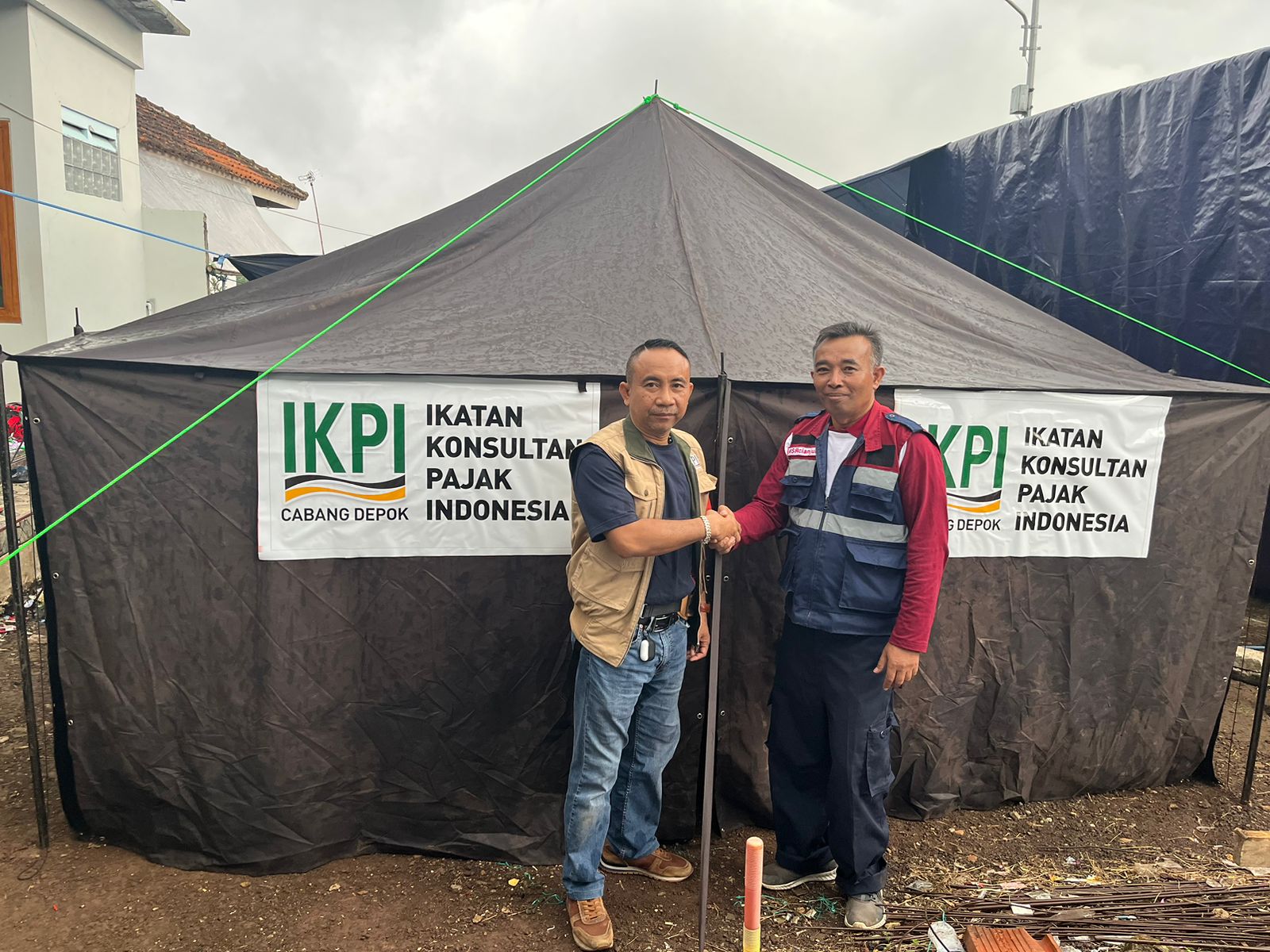 IKPI Depok Turun Langsung Serahkan Bantuan ke Posko Pengungsi Gempa Cianjur