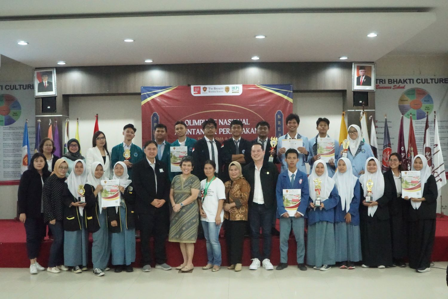 SMAN 1 Tambun Selatan dan SMKN 8 Kota Bekasi Sabet Juara Olimpiade Akuntansi & Perpajakan