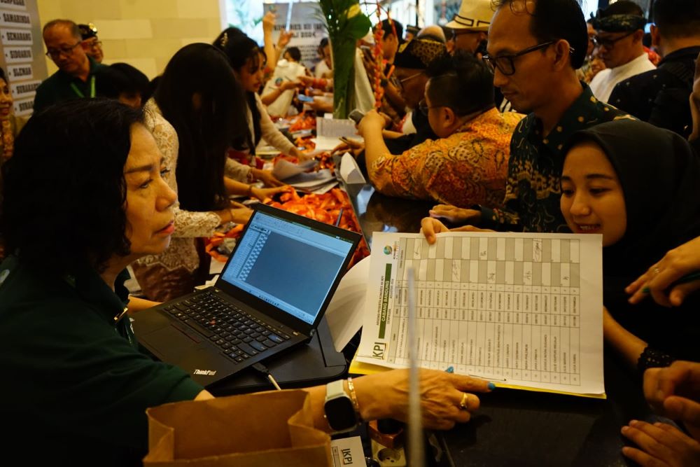 Antusiasme Ribuan Peserta Kongres XII IKPI Terlihat Pada Antrean di Meja Registrasi 