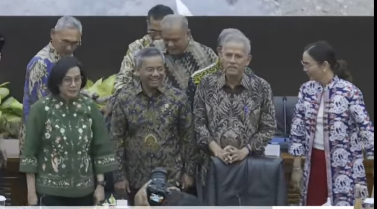 PNBP Mei 2025 Terkoreksi 5,9 Persen, SDA Migas Tertekan