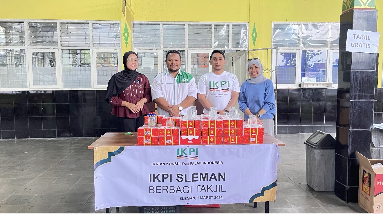 IKPI Sleman Berbagi Takjil di Terminal Jombor, Wujud Kepedulian Ramadan