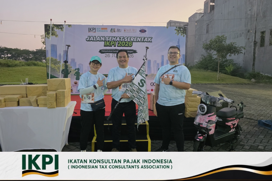 Ketua Umum IKPI Lepas Jalan Sehat HUT ke-61 di Surabaya, Targetkan Rekor MURI dengan 8.000 Peserta