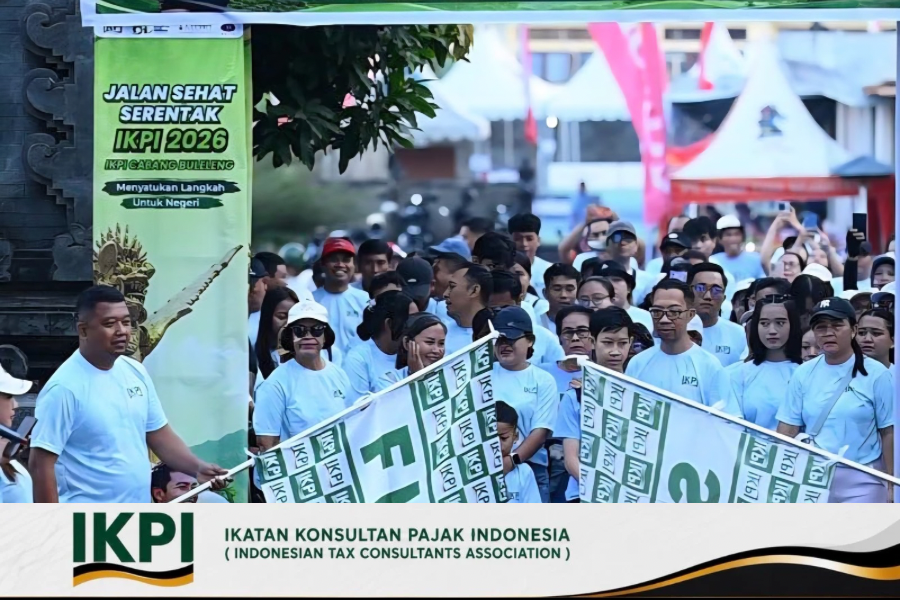 IKPI Buleleng Gelar Jalan Santai HUT ke-61, Peserta Lintasi Ikon Kota Singaraja