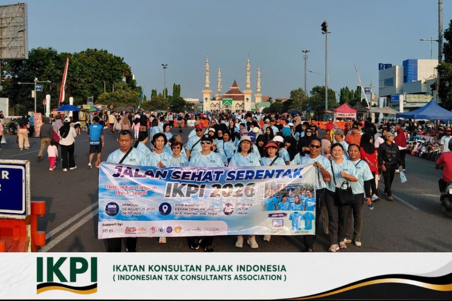 Ratusan Peserta Jalan Sehat IKPI Tegal Padati Alun-Alun Kota, Dukung Rekor MURI HUT ke-61